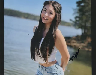 Maddie Zeiher autograph