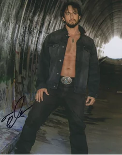 Tyler Gallant autograph