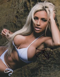 Lyddie Moringo autograph