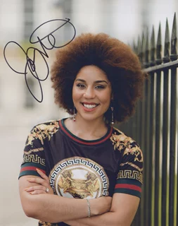 Joy Villa autograph