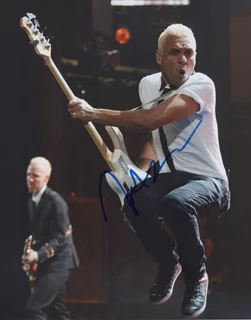 Tony Kanal autograph