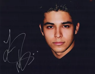 Wilmer Valderrama autograph