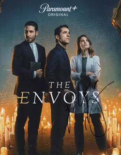 Luis Gerardo Mendez autograph