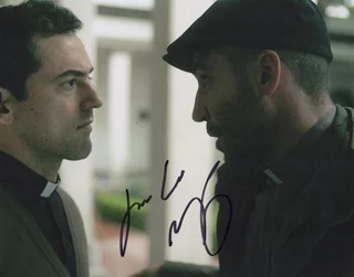 Luis Gerardo Mendez autograph