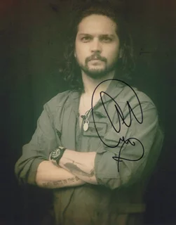 Augusto Aguilera autograph