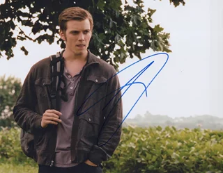 Jake  Abel autograph