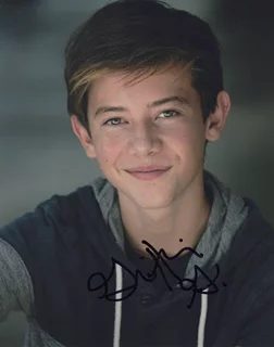 Griffin Gluck autograph