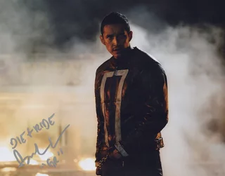 Gabriel Luna autograph