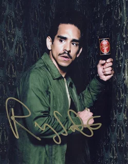 Ray Santiago autograph