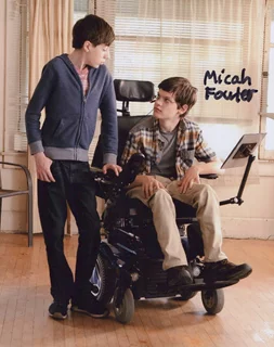 Micah Fowler autograph