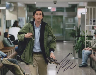 Nicholas Braun autograph