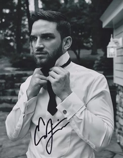 Evan Jonigkeit autograph