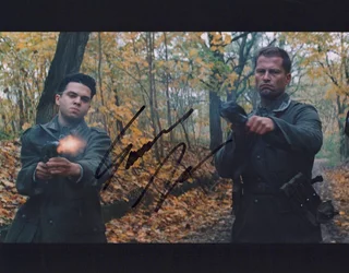 Samm Levine autograph