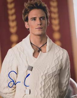 Sam Claflin autograph