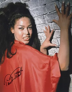 Pauline Peart autograph