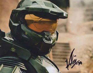 Kiki Wolfkill autograph