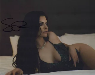 Sasha Skye autograph