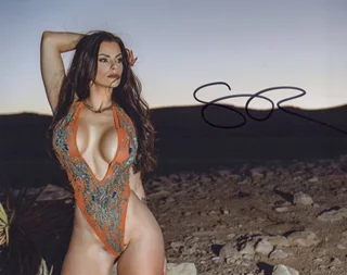 Sasha Skye autograph