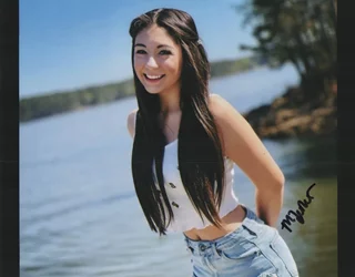 Maddie Zeiher autograph