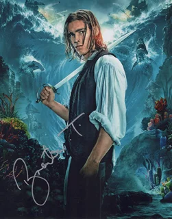 Brenton Thwaites autograph