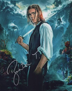 Brenton Thwaites autograph