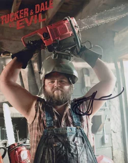 Tyler Labine autograph