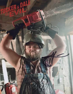 Tyler Labine autograph