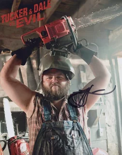 Tyler Labine autograph