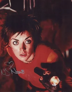 Nora-Jane Noone autograph