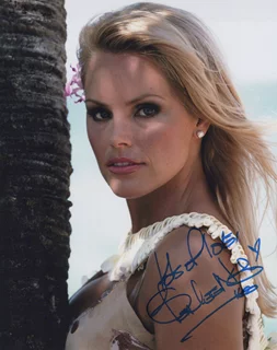 Gena Lee Nolin autograph