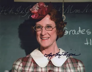 Lucy Lee Flippin autograph