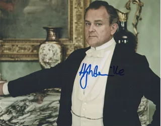 Hugh Bonneville autograph