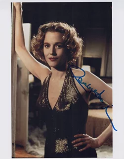 Penelope Ann Miller autograph