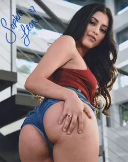 Sophia Leone autograph