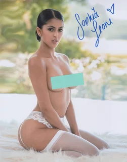 Sophia Leone autograph