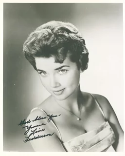 Yvonne Lime autograph