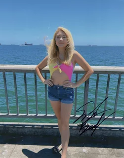 Samantha Bailey autograph