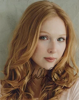 Molly Quinn autograph