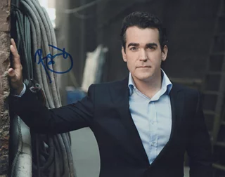Brian d'Arcy James autograph