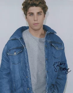 Lukas Gage autograph