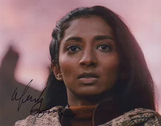 Menik Gooneratne autograph