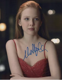 Molly Quinn autograph