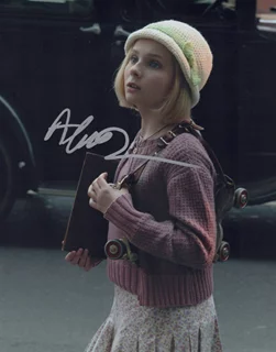 Abigail Breslin autograph
