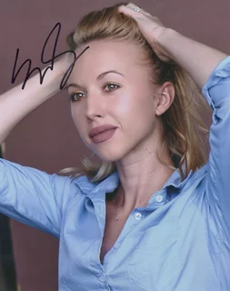 Sarah Marie autograph
