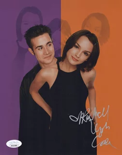 Rachael Leigh Cook autograph