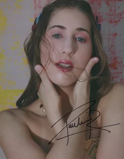 Paulina Rezende autograph