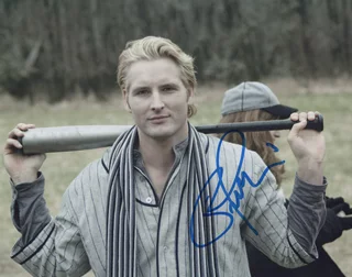 Peter Facinelli autograph