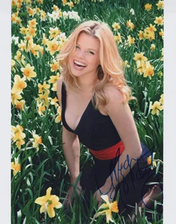 Megan Hilty autograph
