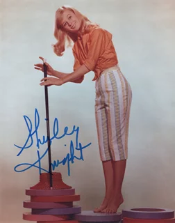 Shirley Knight autograph