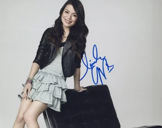 Miranda Cosgrove autograph